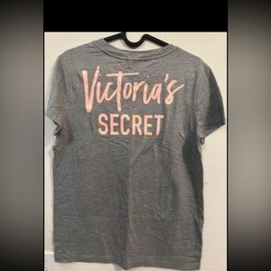 Victoria’s Secret 🌺bundle: Pink VS bandana & gray shirt.